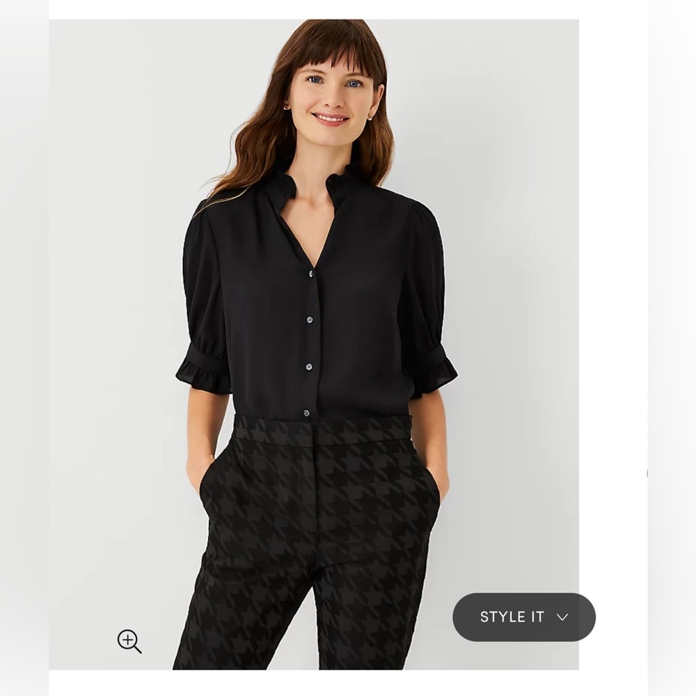 Ann Taylor Ruffle Button Top Large